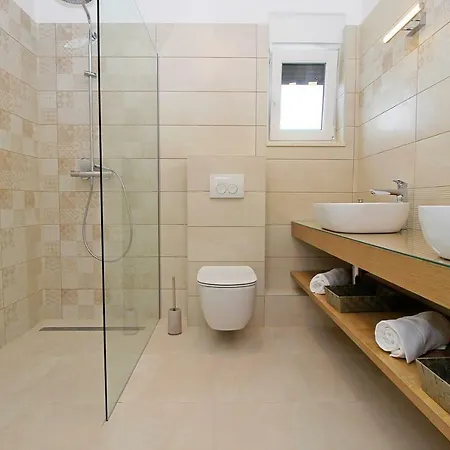 빌라 Tela